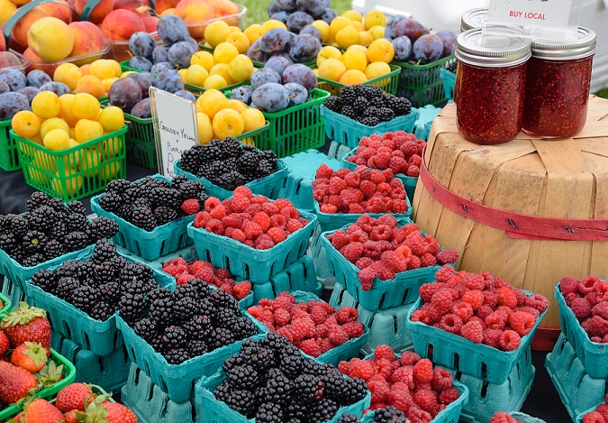 Berries at farmers market