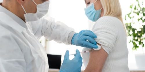 Co warto wiedzieć o szczepieniach na COVID-19?